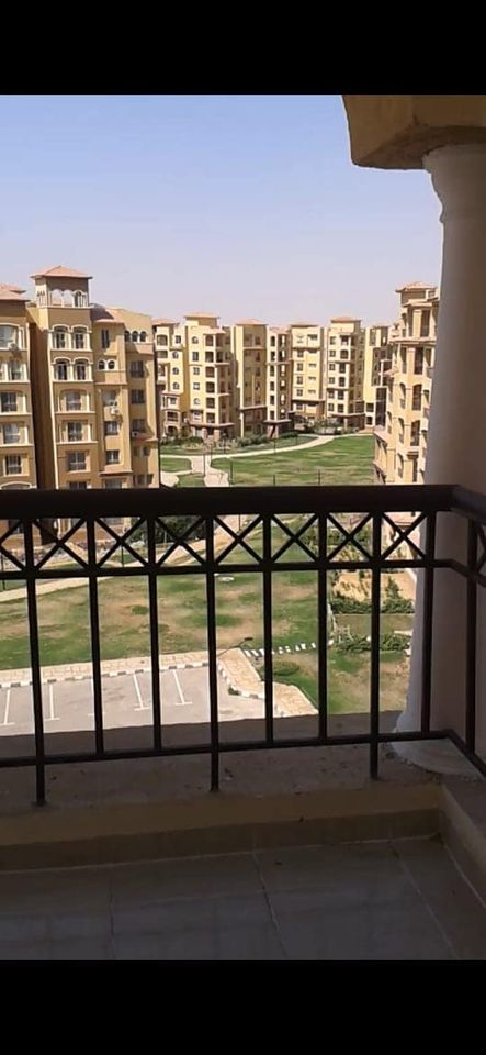 للبيع كاش شقة في مدينتي بمساحة 208 م2 استلام فوري 