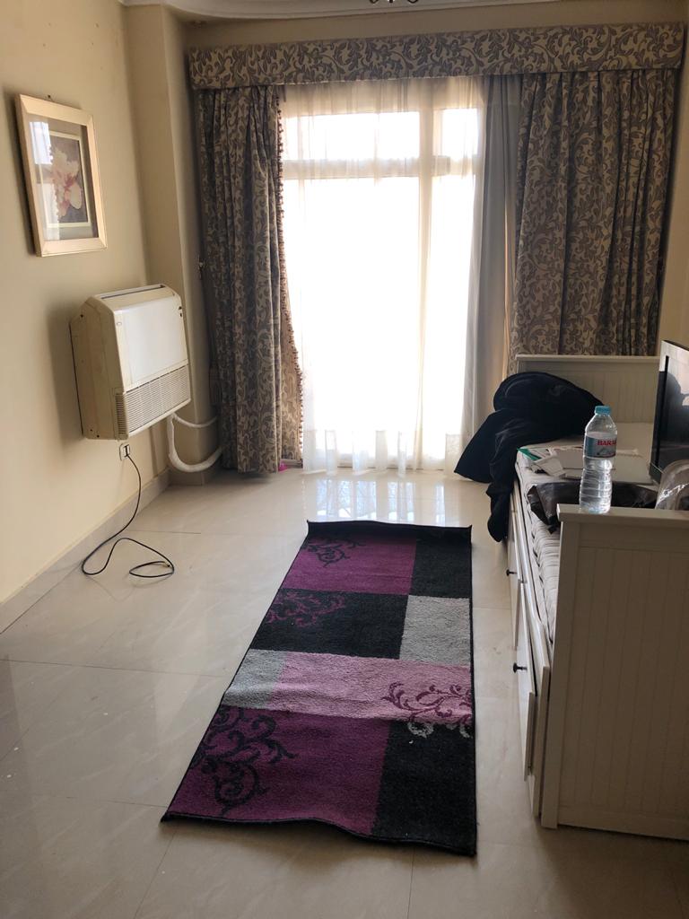 شقة في مدينتي 70 م2 للإيجار مفروش على حديقة تشطيب خاص 30,000 ج 