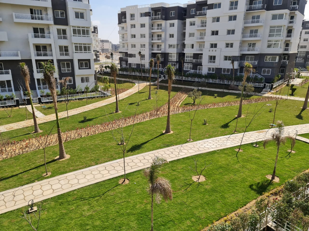 شقة في مدينتي 117 م2 للبيع تقسيط على حديقة بمقدم 1,250,000 ج 