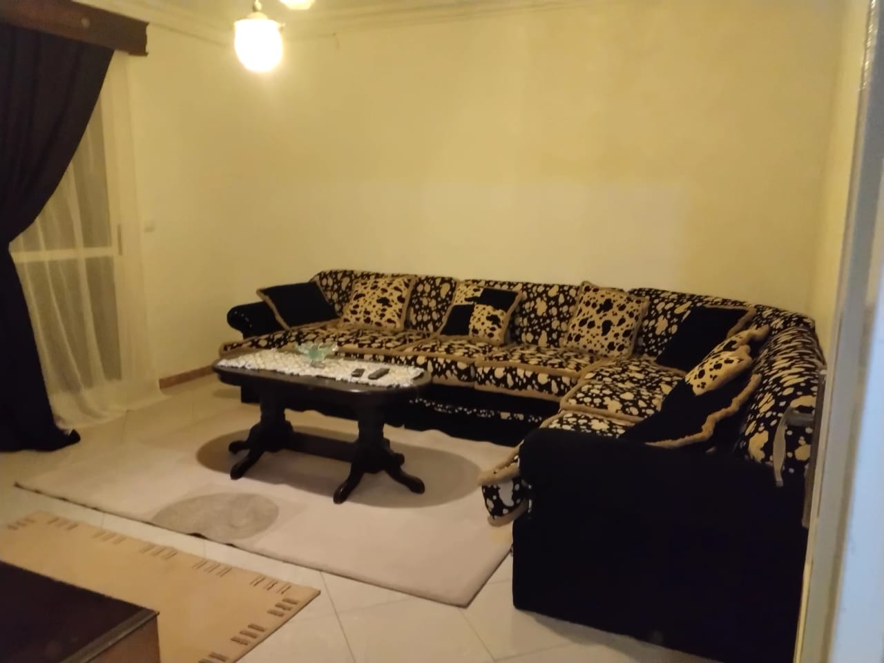 للإيجار مفروش شقة في مدينتي بمساحة 267 م2 