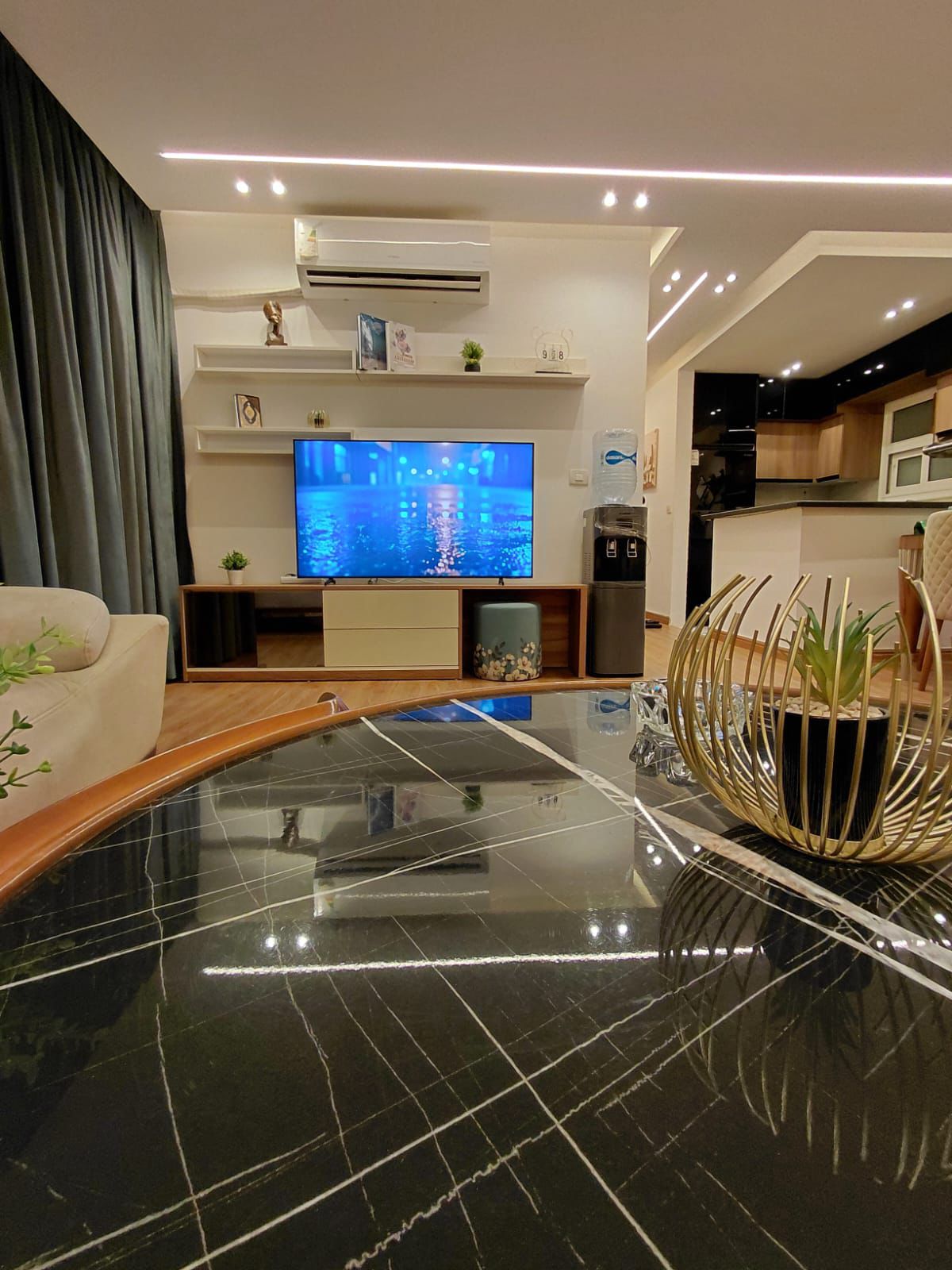 شقة في مدينتي 117 م2 للإيجار مفروش بحري على حديقة 63,000 ج 