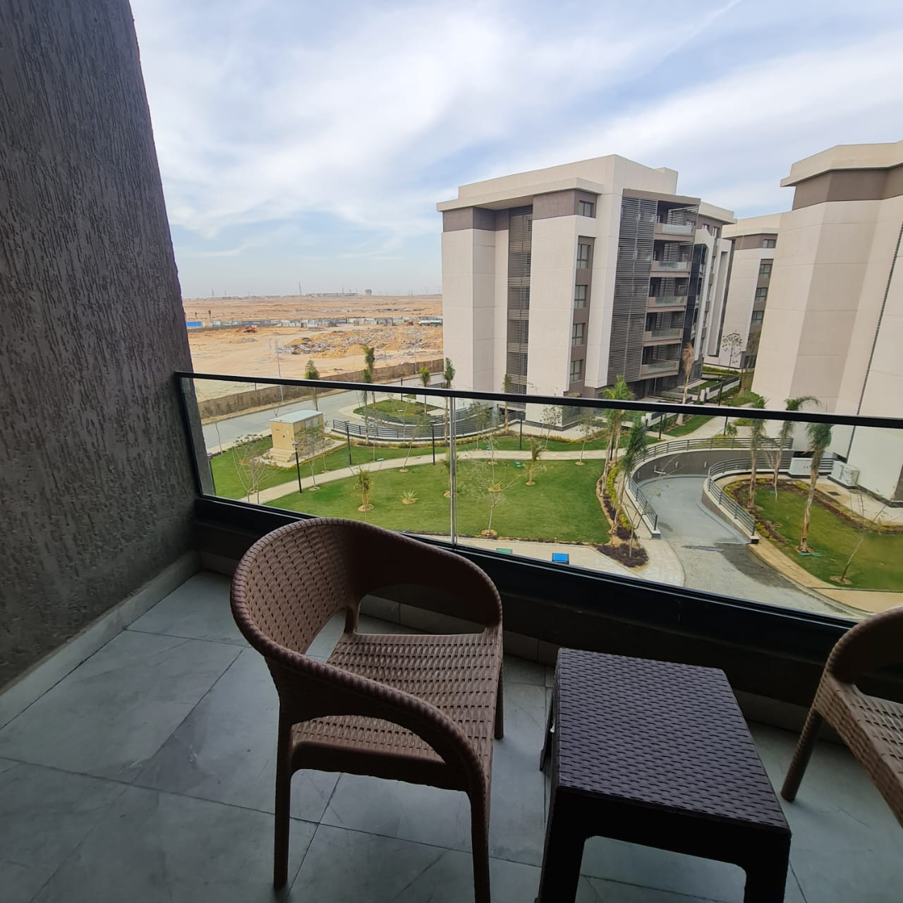 شقة في مدينتي 84 م2 للإيجار مفروش بحري على بحيرات 30,000 ج 