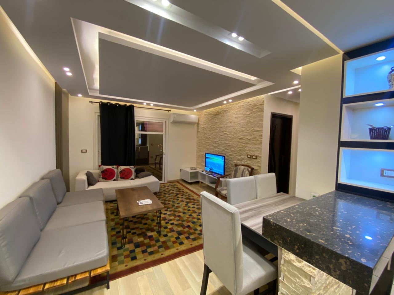 شقة في مدينتي 82 م2 للبيع كاش بحري تشطيب هاي لوكس استلام فوري 4,500,000 ج 