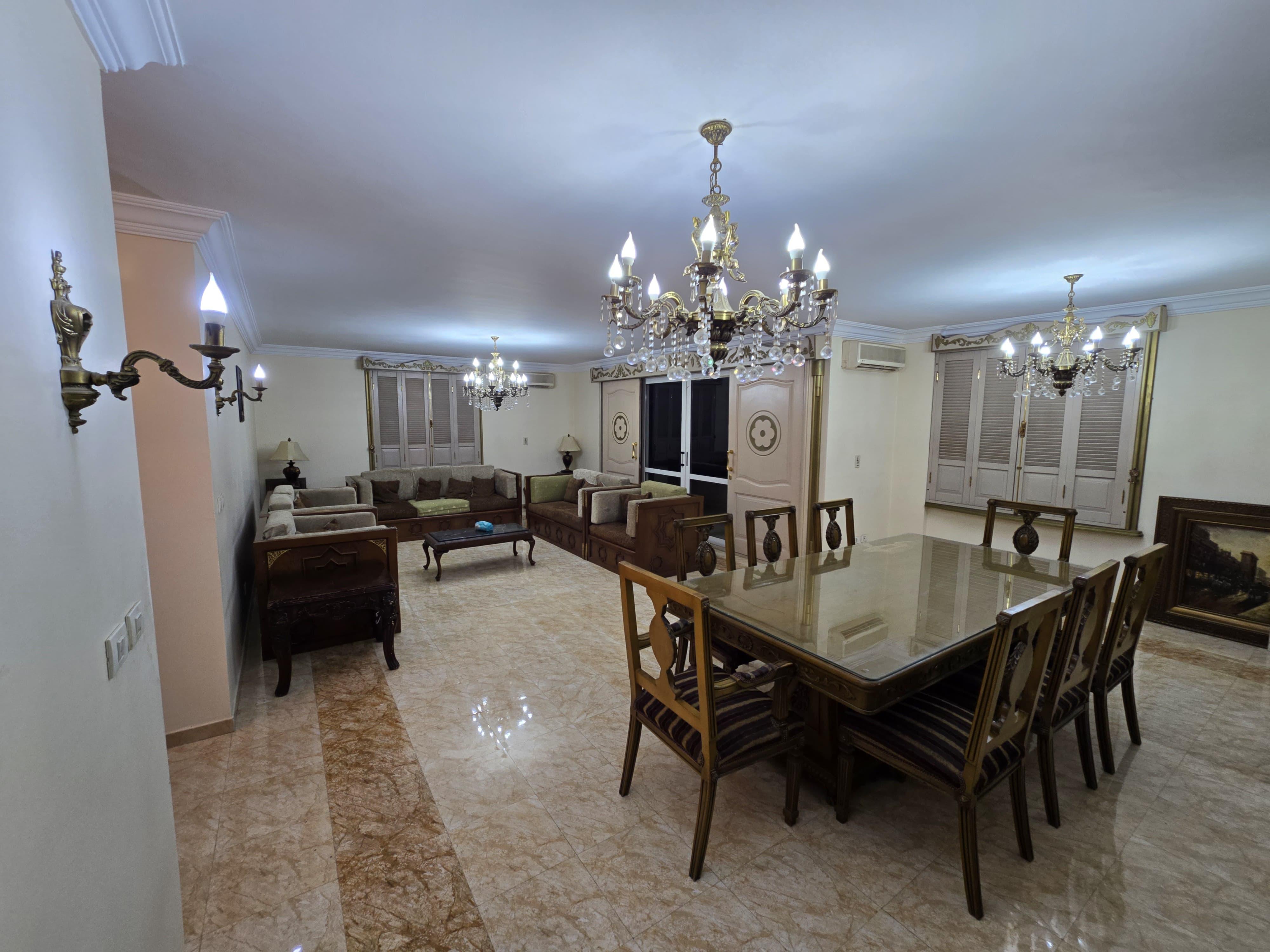 للإيجار مفروش شقة في الرحاب بمساحة 275 م2 