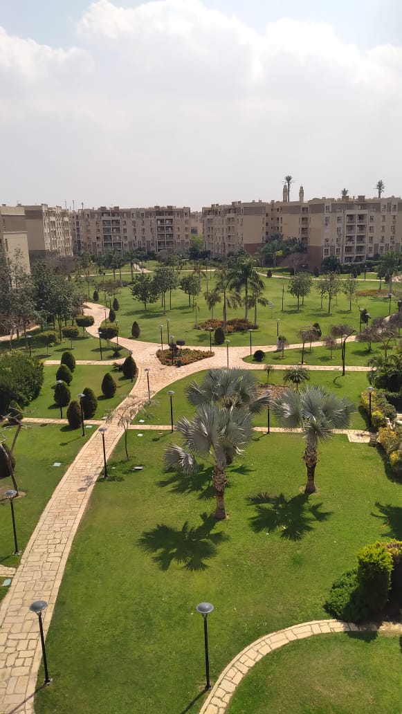 للإيجار قانون جديد شقة في مدينتي بمساحة 96 م2 تشطيب خاص 