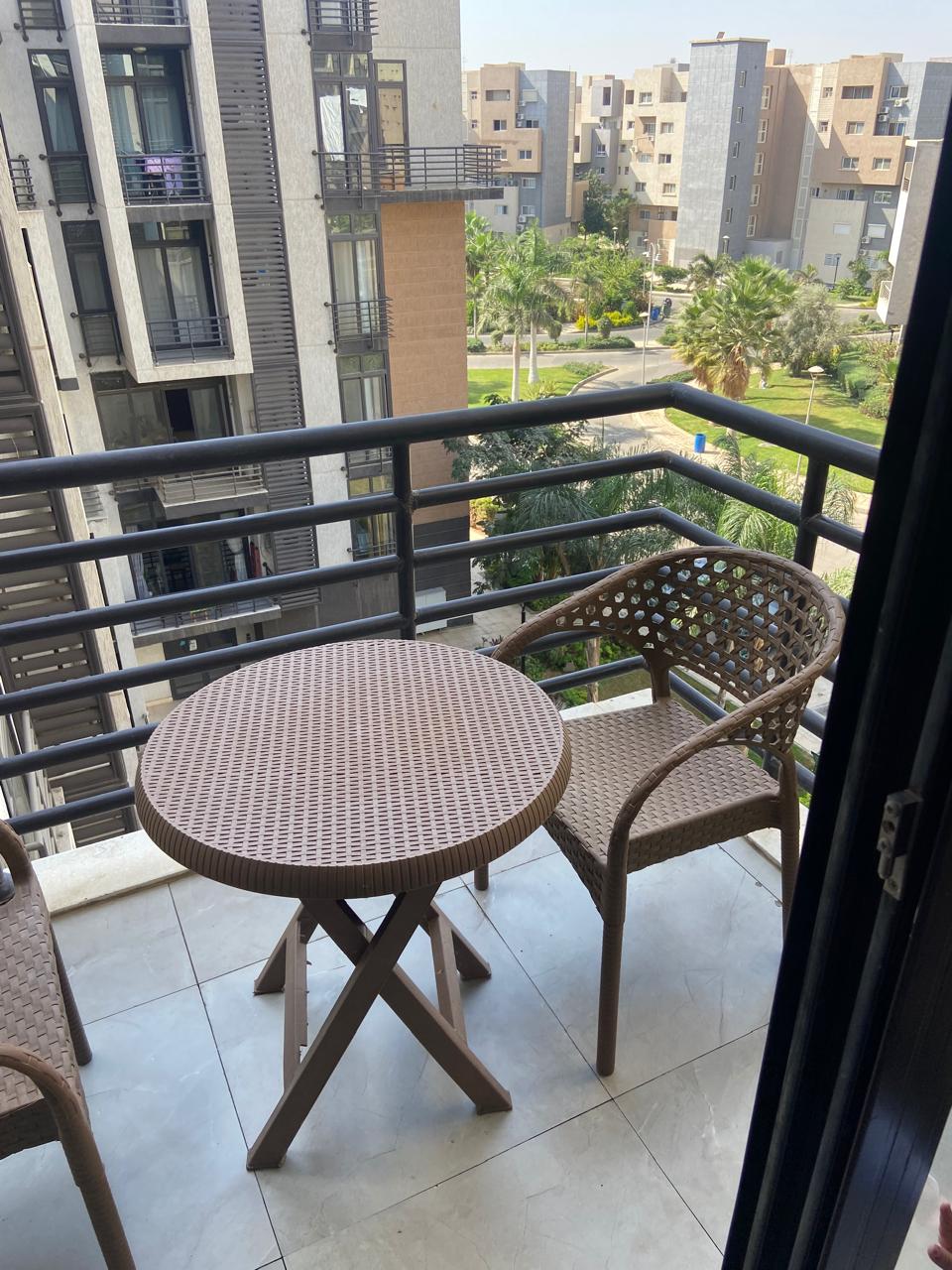 للإيجار مفروش شقة في مدينتي بمساحة 80 م2 